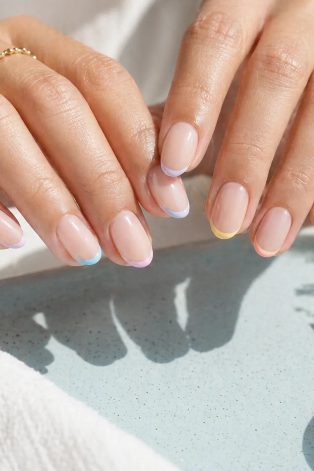 pin vertical de errores de manicura con manicura elegante