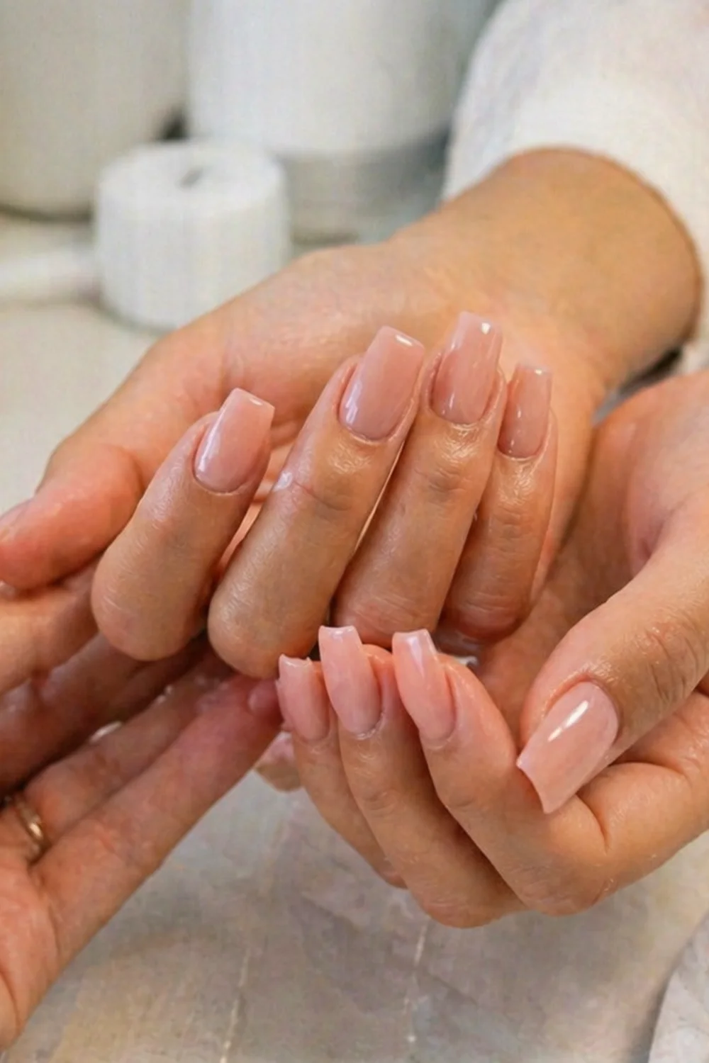 pin Pinterest de uñas minimalistas estilo belleza